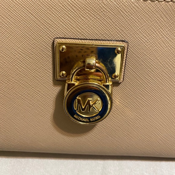 Michael Kors large Wallet - Picture 2 of 5